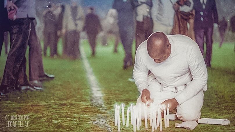 lfcapellao's tweet photo. Que Pai Santana ilumine nossos caminhos! 

Colorização de Pai Santana agradecendo no gramado do Maracanã após a conquista do Carioca de 1970 Foto: Acervo O Globo https://t.co/1SD7trOBJa