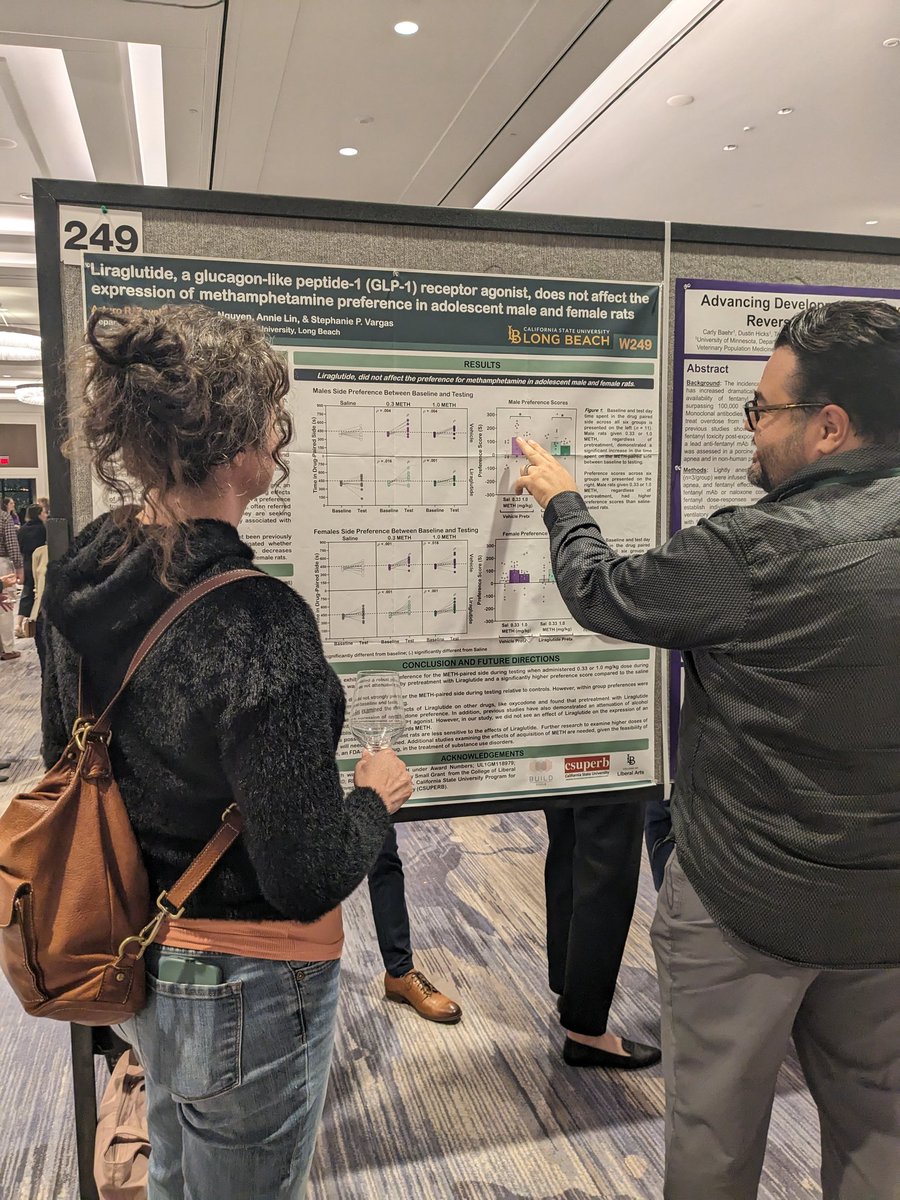NHSN member <a href="/ZavalaLab/">Arturo R. Zavala 🇲🇽🧠</a> presenting his work at <a href="/ACNPorg/">ACNP</a>