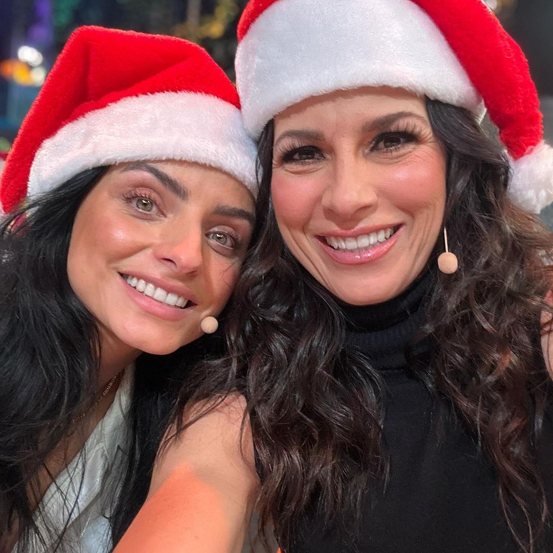 El espíritu navideño invade a los #Derbez 🎄
📸 Alessandra Rosaldo