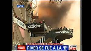 La cancha del Santos / la de River

Hay costumbres que nunca cambian