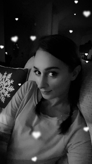 I&rsquo;m live on @chaturbate, link here: https://t.co/2hpJbfAOlc https://t.co/VOwr7eFiCS<a class="tags" href="/tag/chaturbate">@chaturbate</a>