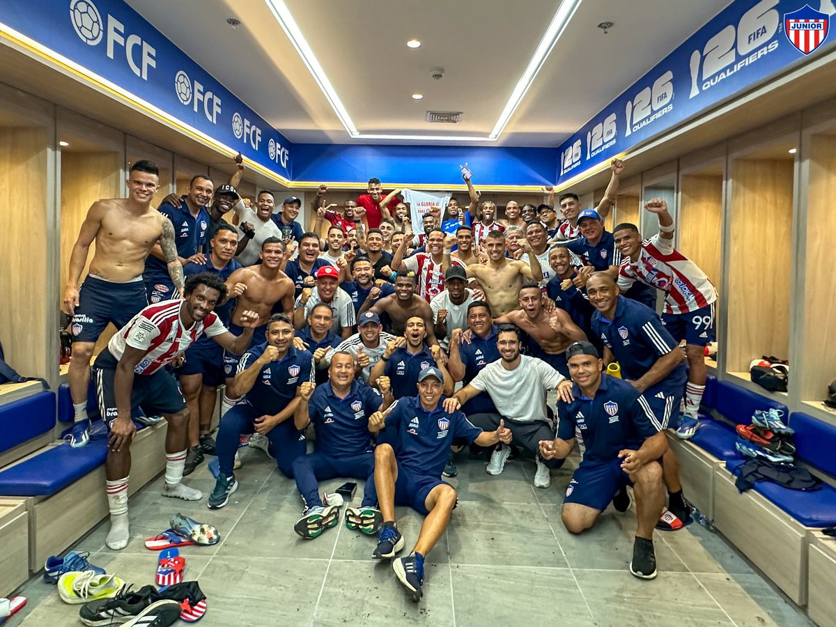 🦈❤️ ¡ESTO ES JUNIOR!
Un solo sentimiento, una sola pasión.
Somos finalistas y vamos por la gloria.

#VamosJunior🔴⚪️🔵
