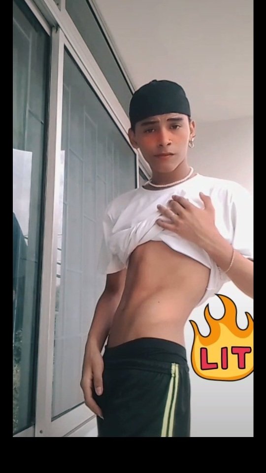 eldanyofic's tweet photo. @mancitorandom Te lo muestro al privado?? https://t.co/JklfQu0tHn
