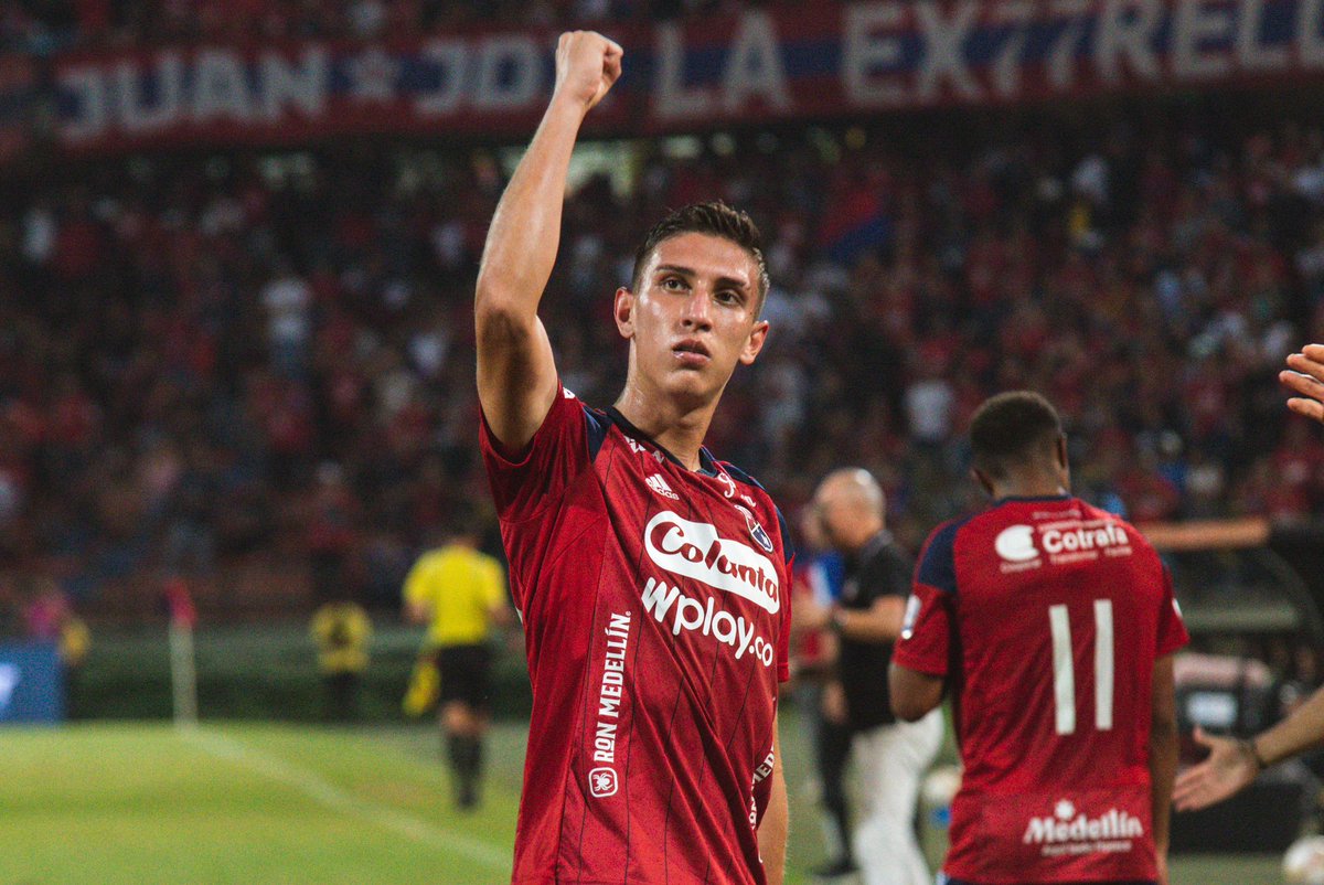 latribuna_col's tweet photo. ¡Se juega la final vuelta en casa! 🏟️❤️💙

@dimoficialcom derrotó 2-1 al @americadecali en la última fecha de cuadrangulares y aseguró la final vuelta en el Atanasio Girardot ⚽️

Los partidos se jugarán el próximo 10 y 13 de diciembre.

📸: @vclavijo16 https://t.co/zb2vXISLGt