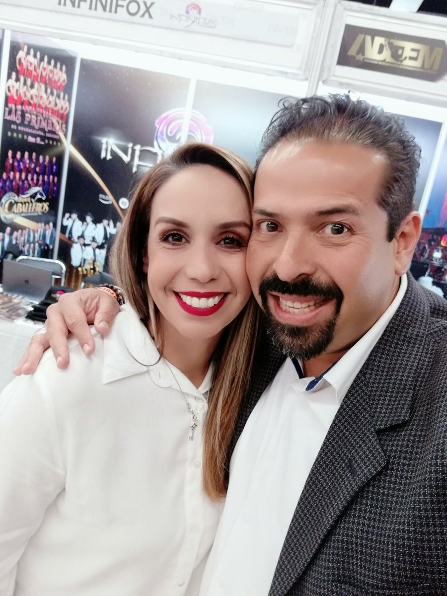 PaCKidermO's tweet photo. Todo un éxito la #ADEEM en @ExplanadaPueb gran lluvia de estrellas el 6 y 7 del presente mes. Que la #Musica y el #Entretenimiento continúe siendo nuestro mejor punto de encuentro🎵🎶📻🔊📺📡. #LaKeBuena #ElDesmadrugue #LaEstampida #PaCKidermO🐘 https://t.co/BjlqIlAHc1