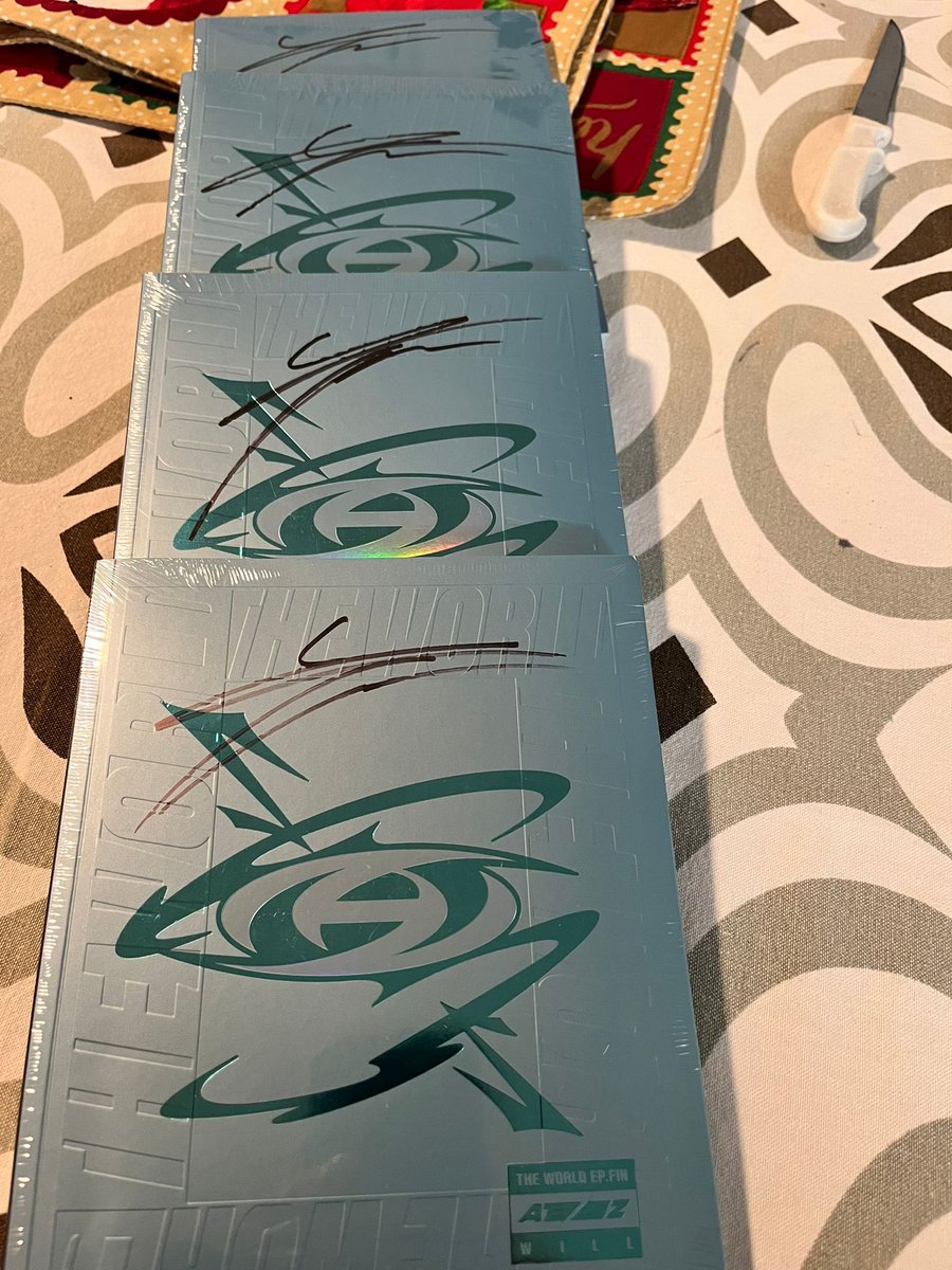 darkblue_mgk's tweet photo. WTT ATEEZ SEALED SIGNED ALBUM✨
-Have: 2 Yunho signed Z ver.
-Want: 2 Seonghwa signed any ( A D or Z) ver. or 1 Hwa and 1 San any ver.
US ONLY TRADE
DM me here or at IG @bibimingki
#ATEEZ #ATEEZ_WILL #YUNHO #SEONGHWA #SAN #WTT #ateezwtt #seonghwawtt #yunhowtt #sanwtt https://t.co/LsuGPnCJ3I
