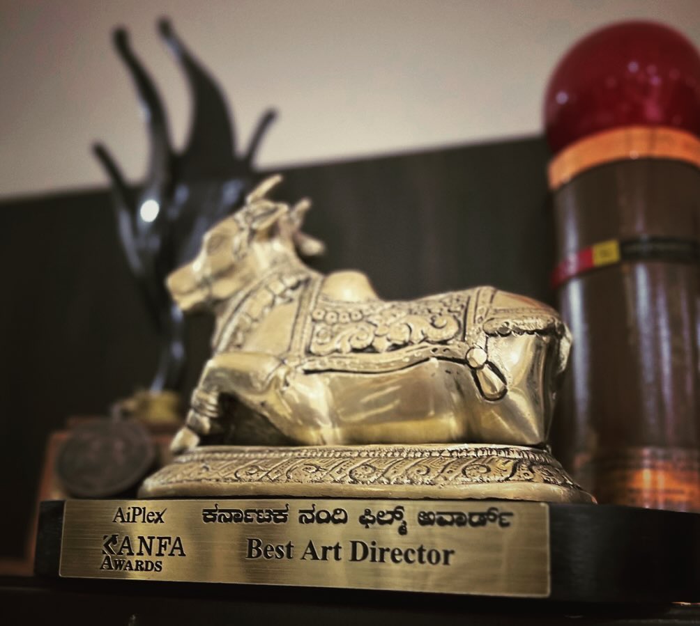 singal_sher's tweet photo. Karnataka Nandi Film Awards, Best Art Director - Shivakumar for #VikrantRona
#KANFA2023 #KANFA #KicchaSudeep #Shivakumar @Kicchasudeep #BBK10 https://t.co/gvrVTTwbrA