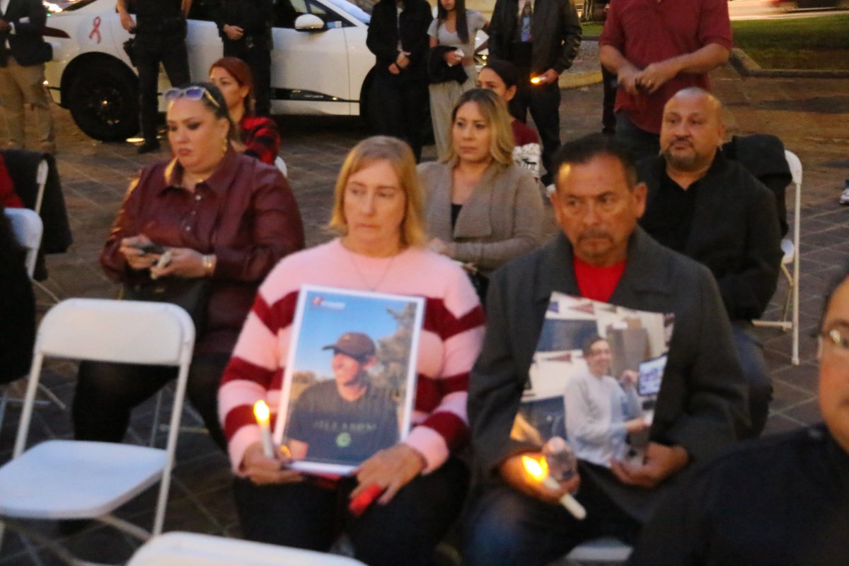 knxpete's tweet photo. #NoMoreVictims MADD joins with police, LA city leaders, CHP in a vigil and a campaign to drive down fatalities from DUI drivers during holiday. Buildings in State will be lit up in red to commemorate victims . @knxnews https://t.co/zTu2t4xbnG
