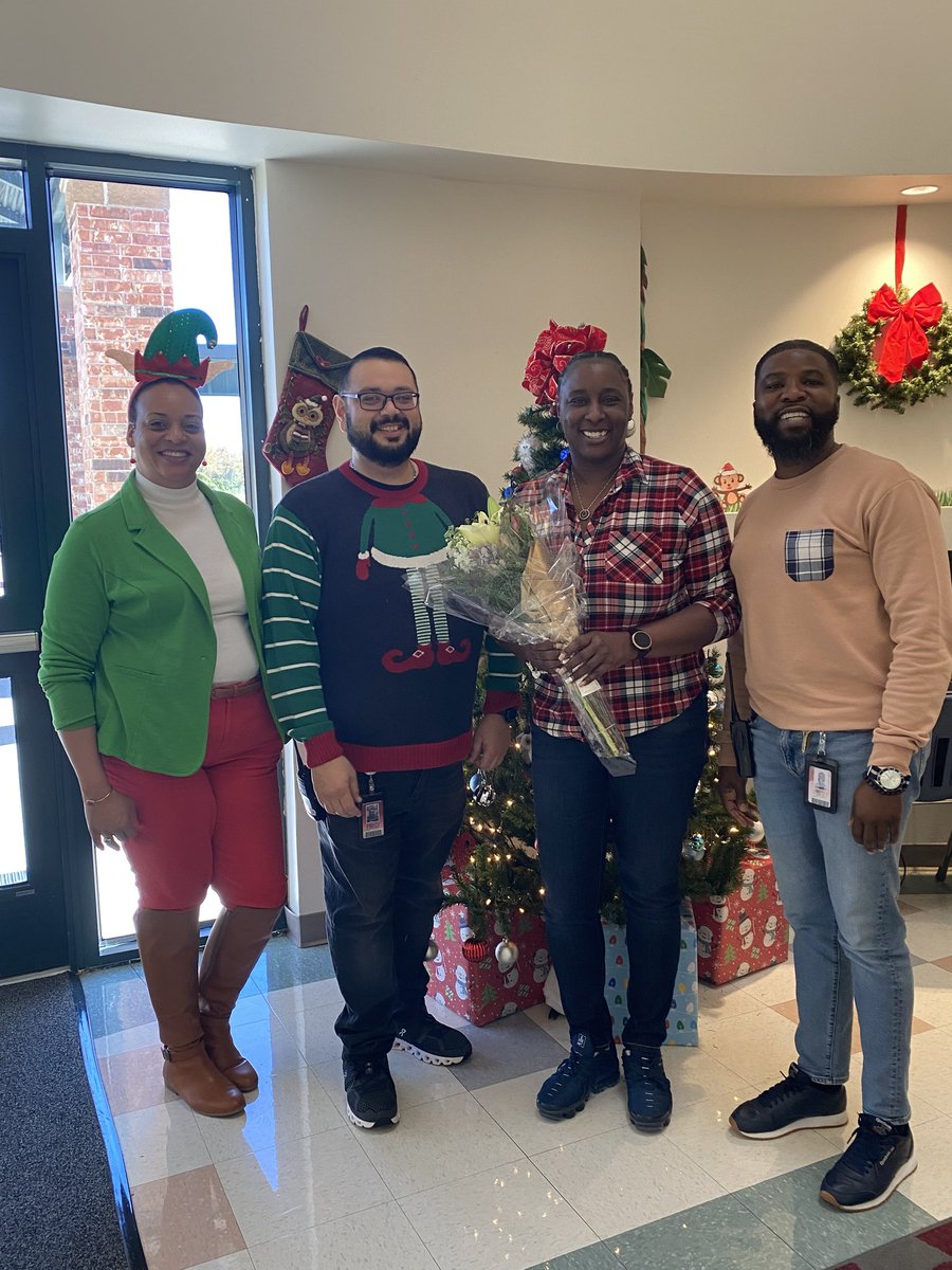 LGE_Owls's tweet photo. Congratulations @LatoryaCredit  LGE 2023-2024 HAABSE Outstanding Teacher of the Year! We thank you for all you do at LGE!! @FortBendISD https://t.co/eIKryzktqK