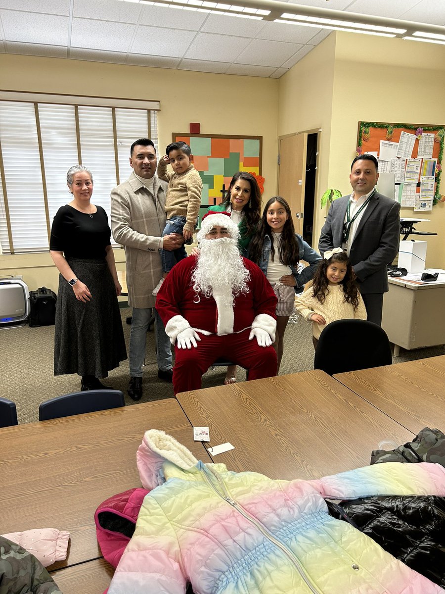 More than 60 students at Jesse G. Sanchez received a brand new jacket donated by Sergio Ceja. Santa Clause was in attendance as well. A big Thank you to the Ceja family for donating the jackets. Students were so happy and thankful. They are ready for the Winter! Go Hawks!