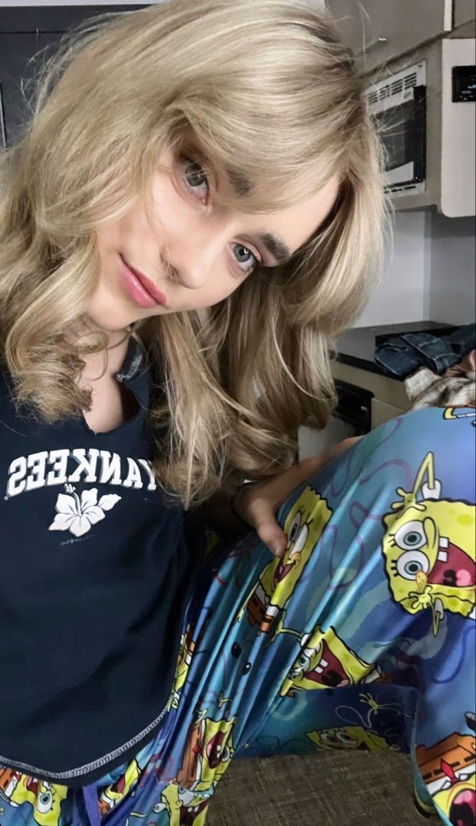 yo estaria para una noche d pelis ns muchachos q es eso d escaparse morir etcetc #starthg