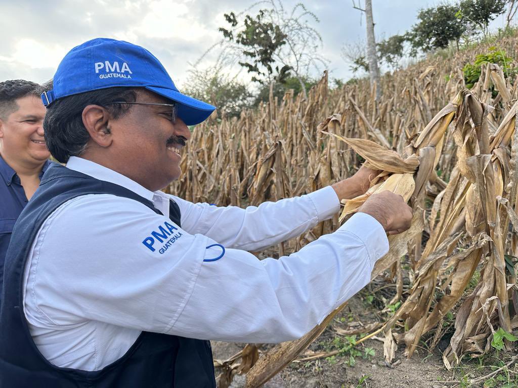 WFPGuatemala's tweet photo. During their mission, the #ExecutiveBoard visited communities from the #DryCorridor of Guatemala and get to know the work in areas like:
🥣Food security
🌽Nutrition
🌱Resilience
📱Innovation
🌎Climate adaptation
🚛Food systems
💰Economic empowerment
3/4 https://t.co/nlCuqspbm2
