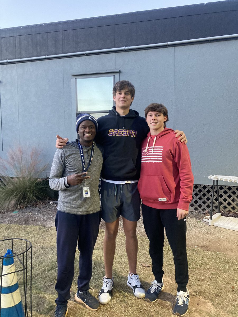 <a href="/dylanholbrook_/">Dylan Holbrook</a> and <a href="/DawStevens/">Dawson Stevens</a>  stopped by to visit on their Christmas break from @GOSMCBASEBALL and <a href="/GGC_Baseball/">GGC Baseball</a> it’s always a pleasure to see <a href="/MvBaseballmoves/">Mv_Baseball</a> alums supporting future mustangs! <a href="/MV_Athletics/">Mount Vernon Athletics</a> #TheStandard