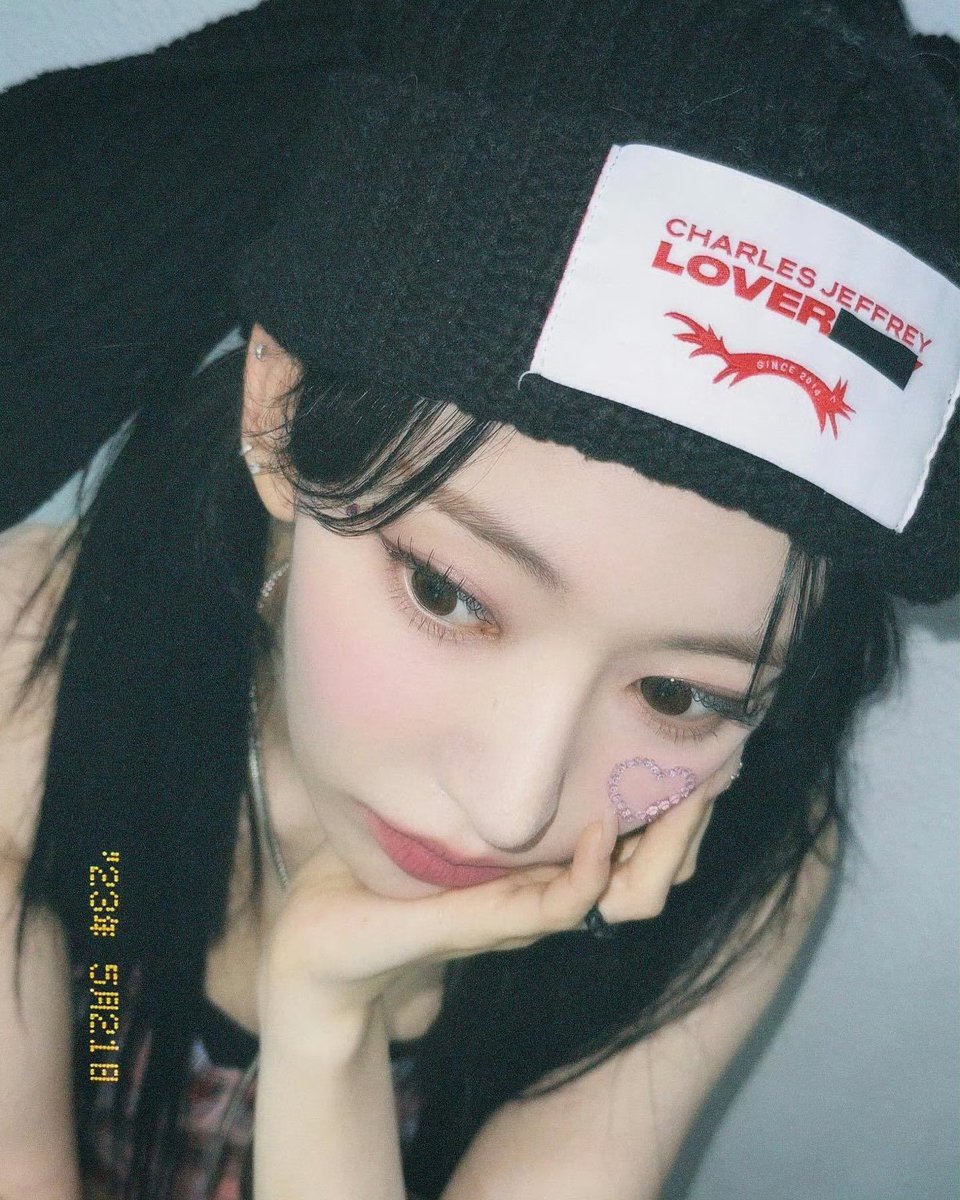 sakuchan_0812's tweet photo. Congratulations for reaching 10M Instagram Followers🎉💐

SAKURA MILL10N LOVE
 #10MLoveForSakura

💗
#사쿠라
#宮脇咲良  #SAKURA https://t.co/xrgHLk3Laj