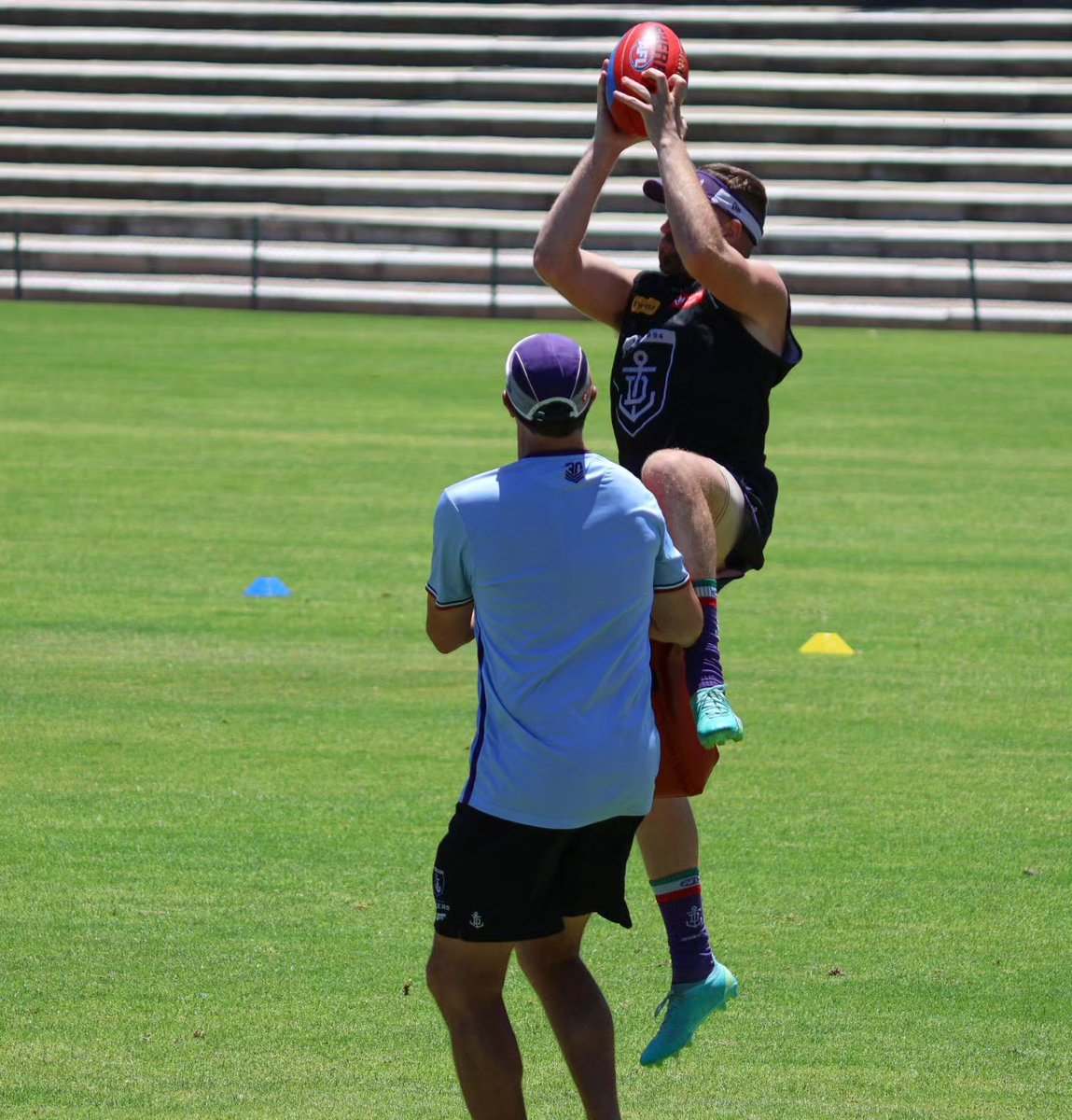 freopics_'s tweet photo. A few pics from yesterday morning ๐
Christmas came early ๐
What a special way to enjoy the fun with the Sirens and the Team.
Forever grateful to be apart of such an amazing club @freodockers
#ForeverFreo #freolove #freopics #freodockers #infreo https://t.co/EClEV8jDl2