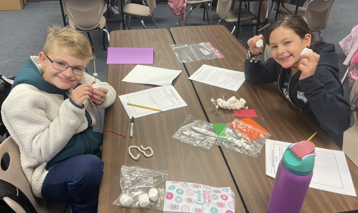SStokes2015's tweet photo. FPSE Student Council completed a Snowman Stem Challenge during  our meeting this morning. It was so much fun watching the representatives work together and build their marshmallow snowman. @ShaferTweets https://t.co/u1HxjmHilu