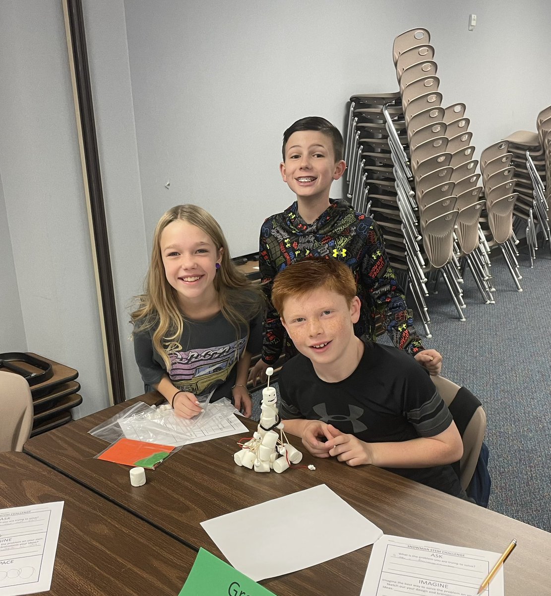 SStokes2015's tweet photo. FPSE Student Council completed a Snowman Stem Challenge during  our meeting this morning. It was so much fun watching the representatives work together and build their marshmallow snowman. @ShaferTweets https://t.co/u1HxjmHilu