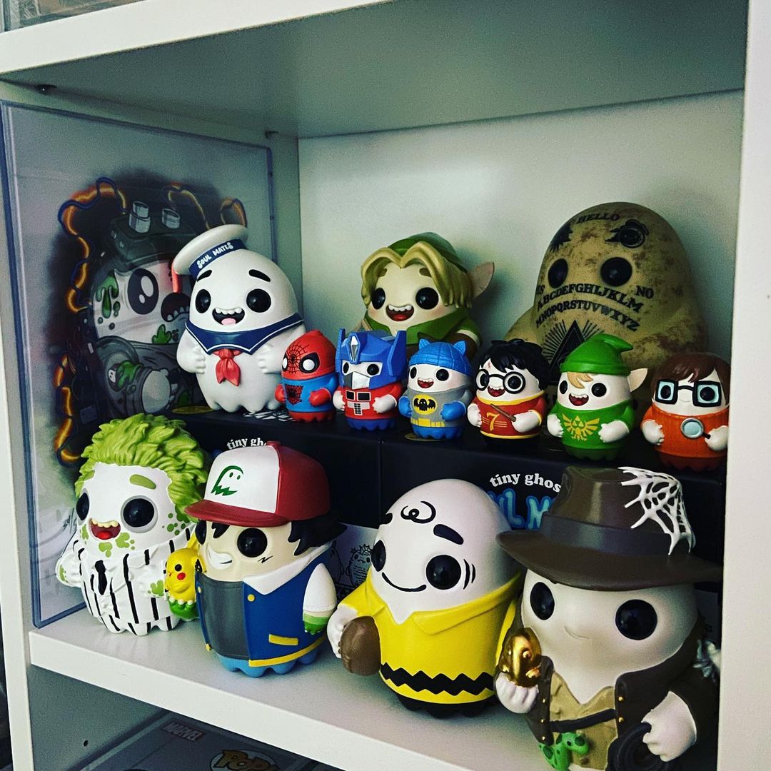 Check out @nickkcollects cool collection of @originaltinyghost in different customs. 😍👻