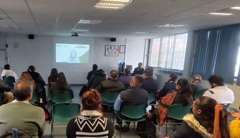 ConalepAtlaco's tweet photo. En la Tercera Reunión de Cuerpos Colegiados, la plantilla docente determina la continuidad de estrategias para atender la no competencia y evitar el abandono escolar. 
@Conalep_Edomex
#ApasionadamenteCONALEP
#ElPoderDeServir https://t.co/iweYkJeID4