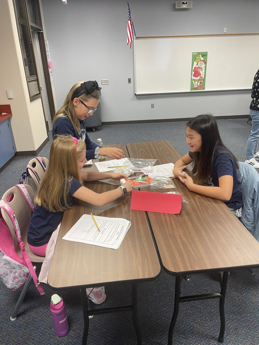 SStokes2015's tweet photo. FPSE Student Council completed a Snowman Stem Challenge during  our meeting this morning. It was so much fun watching the representatives work together and build their marshmallow snowman. @ShaferTweets https://t.co/Sg7WbXlzqX