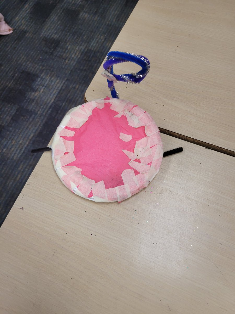 MrsTaylor7720's tweet photo. Jewelry catcher, orange juice holder, bottle warmer, and a fake phone😍 #1stGradeScience @ExplorersCol @AliefISD @AliefLearns @AliefScience @MytraCunningham @MrChavezTeaches https://t.co/lYgIYVlr0D