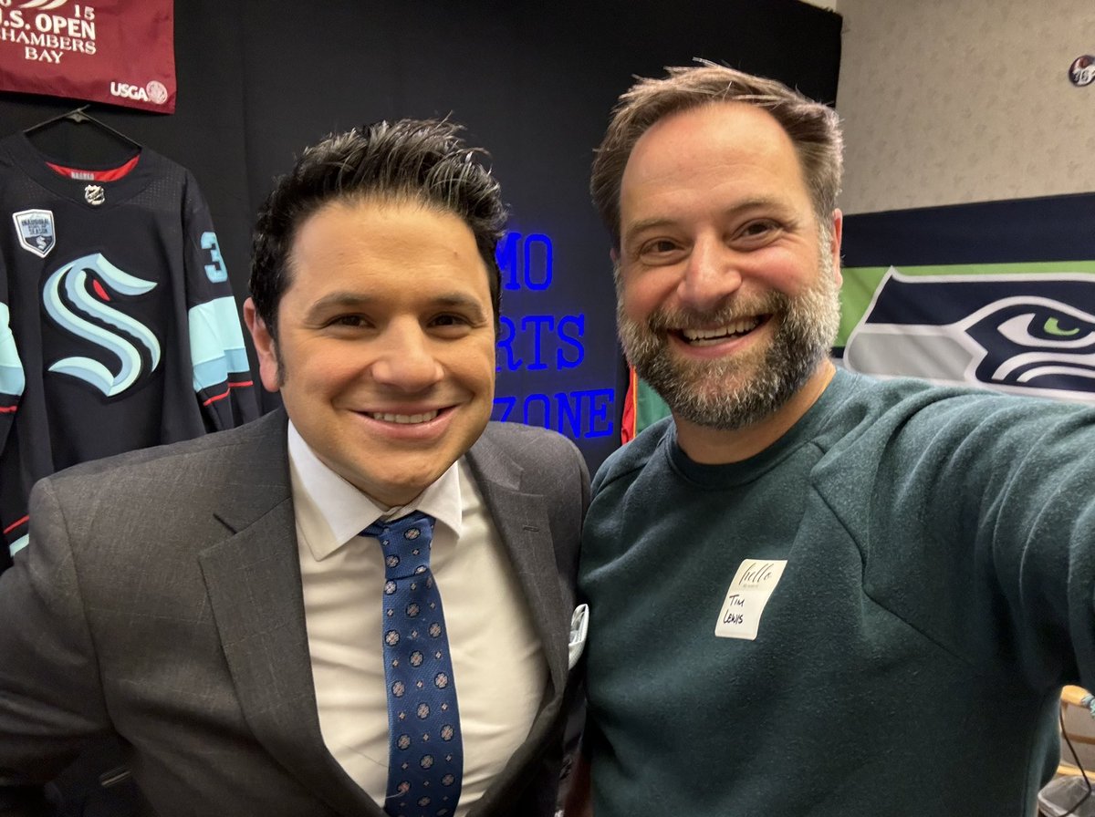 Back in the old sports office with <a href="/NikoTamurian/">Niko Tamurian</a> for the <a href="/komonews/">KOMO News</a> 70th anniversary celebration.