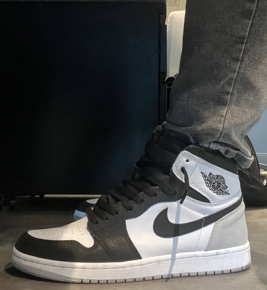 theleviedwards's tweet photo. December 6th, 2023
Air Jordan 1 Retro High OG “Stage Haze”
The 1’s are my personal all-time favorite Jordan. Truly a timeless sneaker. This is the first, but not the last, Jordan 1 to be in this year’s rotation.
#25daysofKicksmas | #KOTD https://t.co/F49bO5ck40