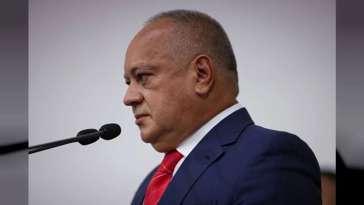 Cabello: Nosotros somos un Pueblo pequeño, pero no le tenemos miedo a nadie 
goo.su/sp521 

#VinculanteYVamosPalante