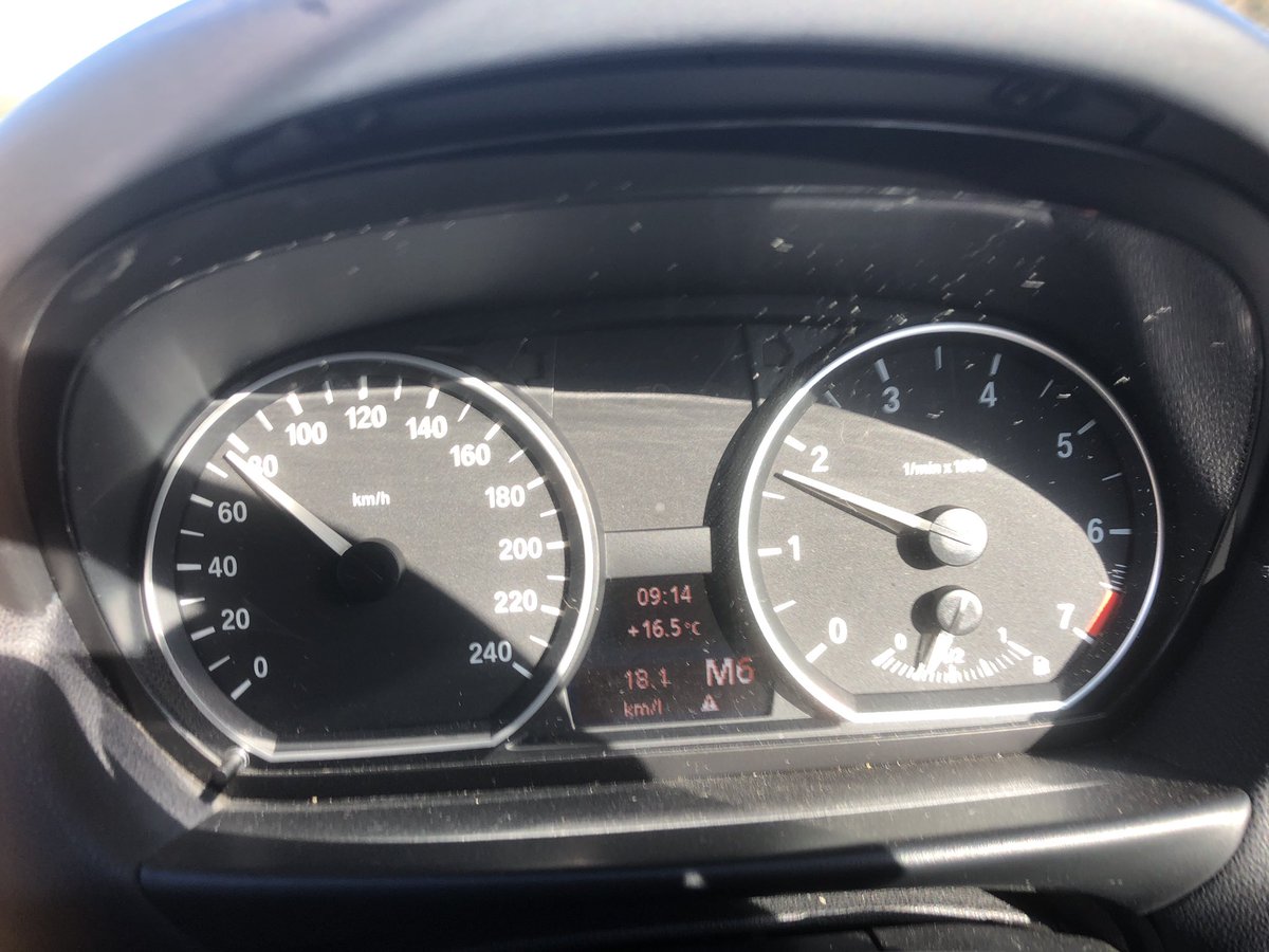 takeshi19880123's tweet photo. メンテナンスしてからこの辺が気持ちいい。
75辺りで1700回転、18km/L
個人的には90年代後半~この辺りの年式の車が「運転してる感」があってなんだかんだ好き。
手入れすると分かりやすく機嫌(調子)良くなるのもまた可愛い。
#h19/07年式
#E87
#116i
#やたら脚周りが堅牢なエントリークラス https://t.co/wGrig0gigi