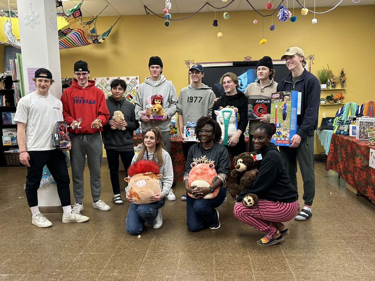 The Canucks were back at the <a href="/womenscentre/">Women's Centre of Calgary</a> Monday evening to help set up the Toy Room! 

The Women’s Centre Holiday Toy Room helps women and families by operating a gift program, where women are able to choose a holiday gift for their children as well as a gift for themselves.