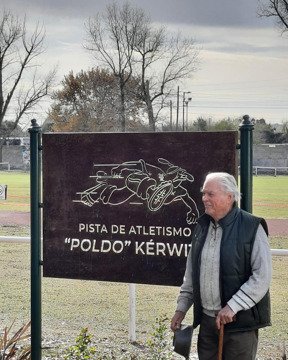 olimpia_argenta's tweet photo. #Atletismo 🏃‍♂️#20Años #UnDíaComoHoy el bonaerense Eric Kerwitz establecía el actual récord argentino 🇦🇷de Salto en Largo con una marca de 7,77m

El decatlonista de Lomas (hijo de Poldo💪campeón en 1967) obtenía su mejor marca en la Copa Nacional de Pruebas combinadas en Rosario. https://t.co/x2h3pytIya