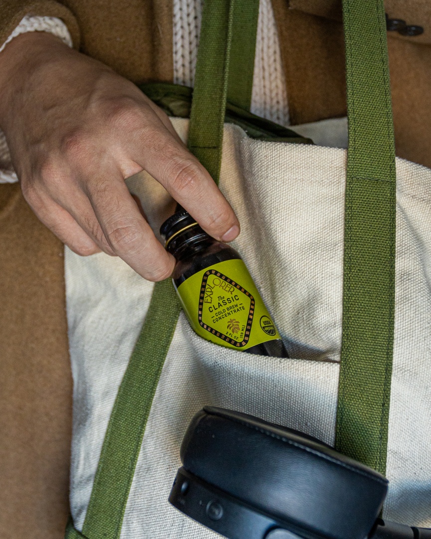 tryexplorer's tweet image. GIFT IDEA ALERT... you're welcome😉 

2oz cold brews for your jet-setting bestie. They're catching flights not feelings. They're never in town on the weekend. You aren't positive they ever sleep. They will thank you for this thoughtful one. ✈️