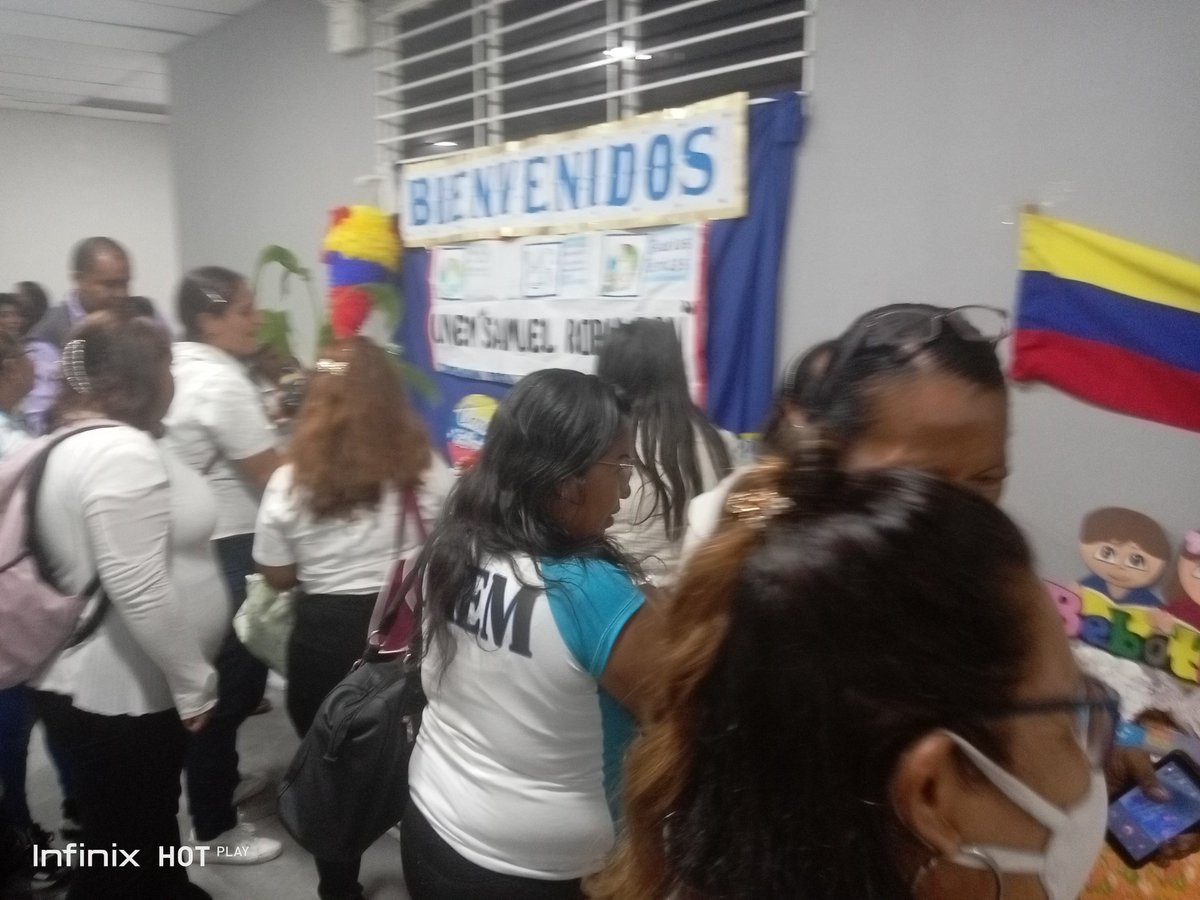 #Enterate en la #UTGUCarabobo se presentaron ponencias socioproductivas en el 1er Congreso Nacional e Internacional de Comunalización con las participación de varios territorios <a href="/somos_unem/">unemredes</a> <a href="/UnemCarabobo/">UTGUCARABOBO</a> @MPPEDUCACION <a href="/mppeduniv/">@MPPEDUNIV</a> <a href="/Cultura_UNEM/">Cultura_UNEM</a> <a href="/UtguUnem/">Coordinación Nacional UTGU-UNEM</a>