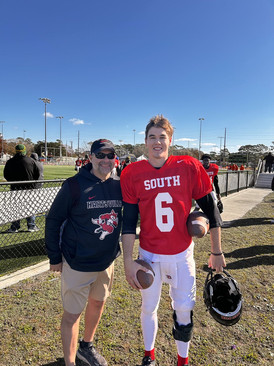 HartsvilleFb's tweet photo. Red Foxes @The1Carmello and @McKendrieD checked in and putting in work @NorthSouthFB practice this week. https://t.co/1bIBm3mwgk