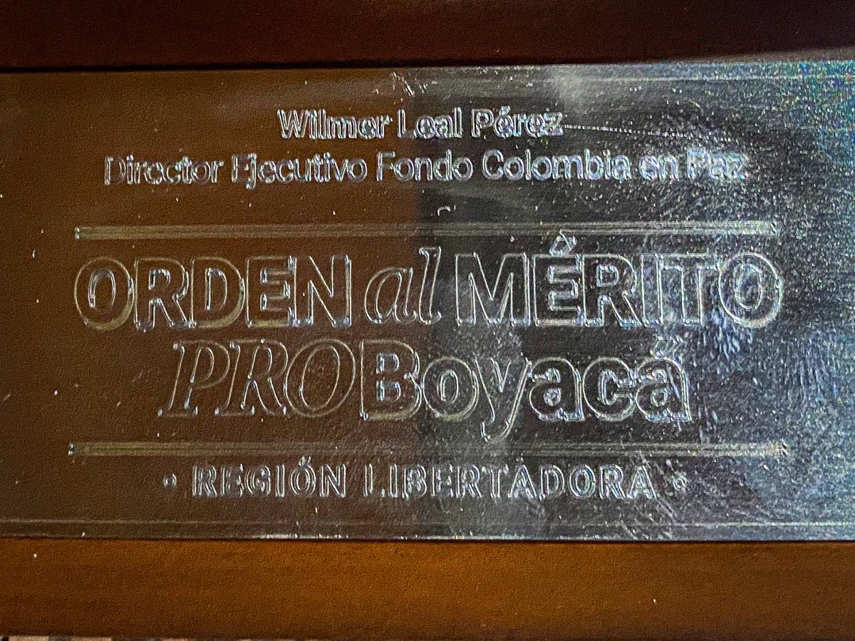 Wilmerlealp's tweet photo. Mil gracias a los empresarios de Boyacá y de todo el país por este reconocimiento.

Me siento honrado de poder servirle a mi departamento y a mi país. En Boyacá están mis raíces y en Colombia está mi gran sueño, el sueño de la paz.

Me comprometo a seguir trabajando incansablemente por una Colombia potencia de la vida, las luchas que hemos dado durante tantos años, han dado y van a seguir dando frutos. 

@pro_boyaca 
@infopresidencia
