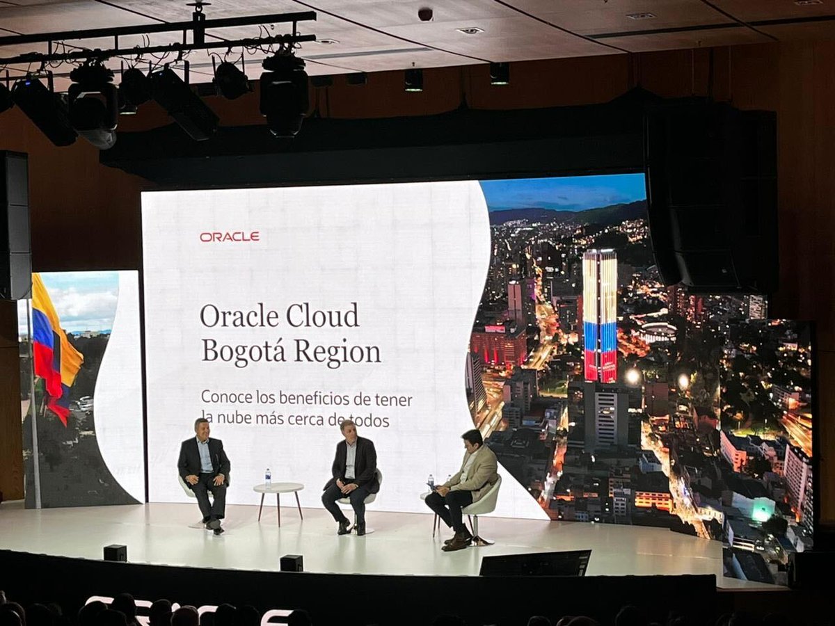 OracleLatam's tweet photo. ¡COMENZAMOS! Vive en directo el lanzamiento de la primera #regióndenube de #Colombia. Únete a nuestra transmisión en vivo y comenta con nuestro hashtag #OracleCloudBogotáRegion. Juntos seamos parte de la transformación. Conéctate aquí: https://t.co/sz6i1jCsYb https://t.co/XijDHonRxy