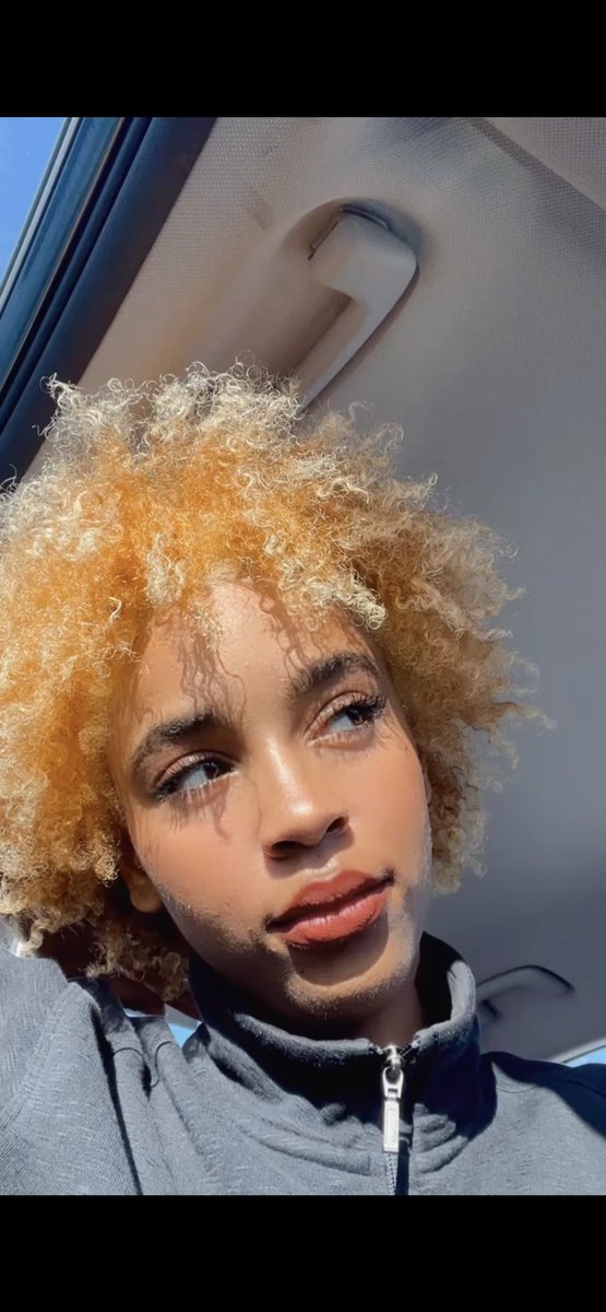 JazzminDuncan's tweet photo. @Psychonaughtyy I’m trying not to cut it 🤭🌞✨ https://t.co/hpFMZcRI6v