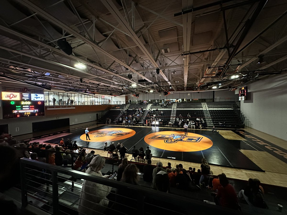 Checking out some action 🤼‍♂️🤼‍♀️
<a href="/Northmen_WR/">Oak Park Wrestling</a> v <a href="/PCWRESTLE/">Platte Co. Wrestling</a>