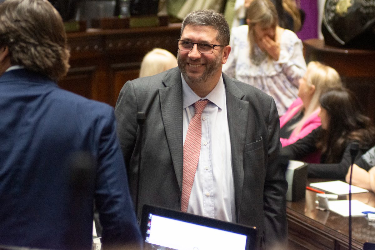 Un orgullo Juan Manuel Olmos que nos hayas acompañado, en la jura, a los legisladores que asumimos por <a href="/unionxlaciudad/">UP Ciudad</a> ¡Gracias por tu confianza y apoyo!

¡Muchas gracias también a <a href="/SantoroLeandro/">Leandro Santoro</a> y <a href="/marianorecalde/">Mariano Recalde</a> por acompañarnos!