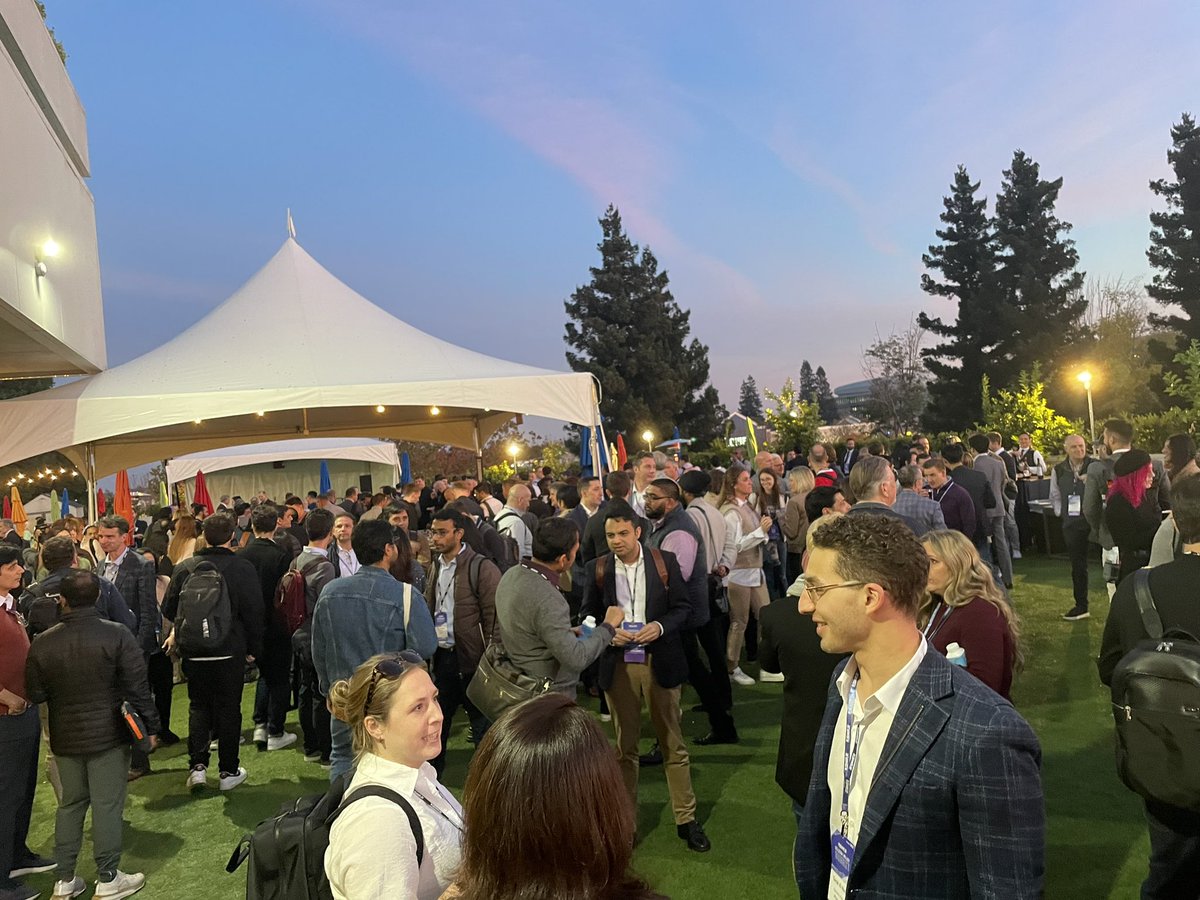 danielchat's tweet image. Great presentations and meetings at PlugandPlay #PNPTCSummit in Sunnyvale. People coming from everywhere around the world for this winter summit.