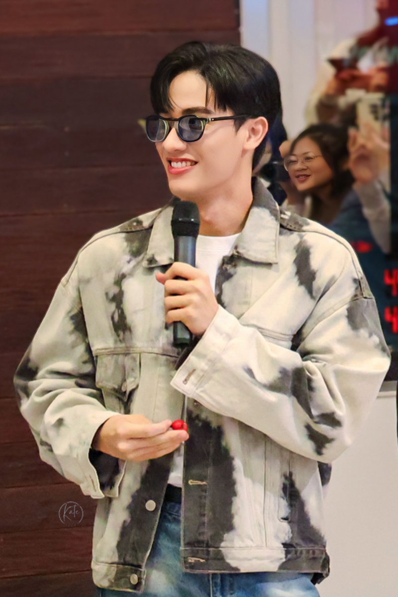 Sun_K2020's tweet photo. ใส่แว่นแล้ว ก็จะหล่อ แบบ ตะลึง ตึง ตึง
#Tawan_V
#CherryMagicTH 🍒 https://t.co/VAqwgpcSWZ