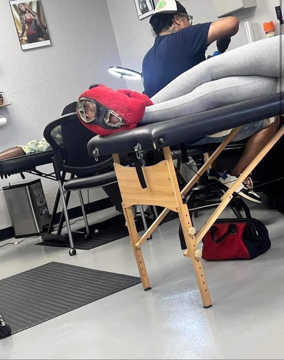 realbbymula's tweet photo. And she got the nerves to be getting a tattoo https://t.co/XkORIiYYf0