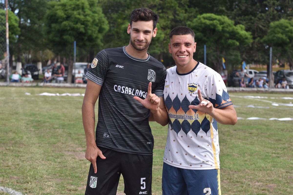 💙LINGOLINGOFC💜 tweet media