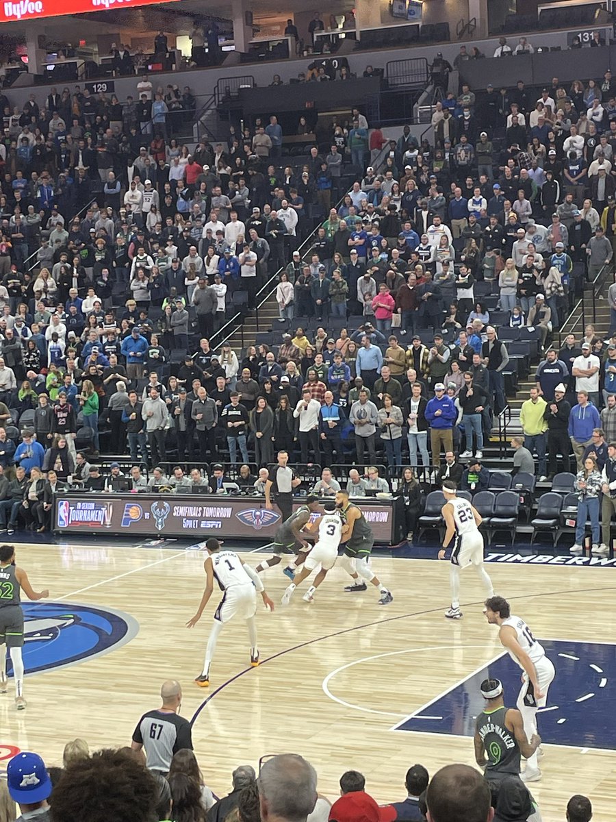 oGalalien's tweet image. I see wembananas