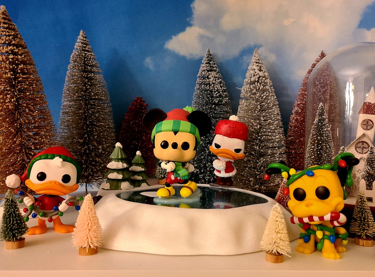 We have multiple #FunkoFestive scenes proudly showcased throughout our home this year. This is one of my favs! 🎄 #Funko @OriginalFunko