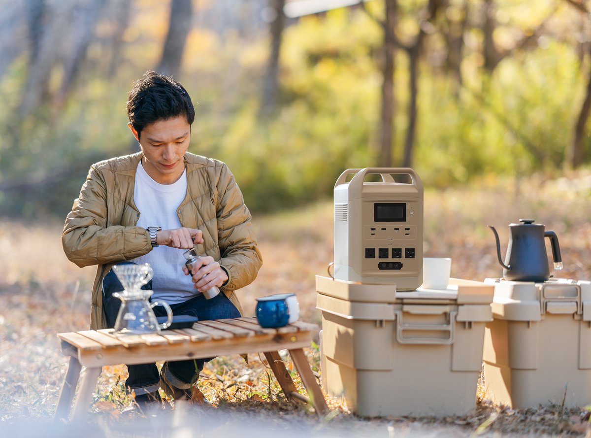MarxonJapan's tweet photo. 屋外で、MARXON G1500のエネルギーストレージを活用して、温かいお茶を楽しんでいます。冬の日差しと共に、心も温まるひとときです。☕️🌞 #MARXONG1500 #エネルギーストレージ #冬日暖陽 #品茶 https://t.co/kWjd0sgWyT