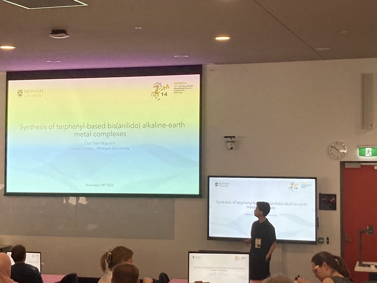 OZOM_14's tweet photo. Starting our last session of the conference with some awesome talks by Dat Tien Nguyen, Md Abdul Halim and George Smith @GSmithGubbins! https://t.co/xOaGv9sjRX