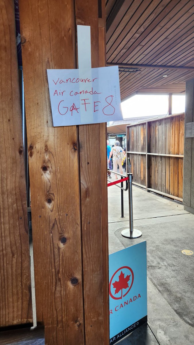 Excellent sign making <a href="/AirCanada/">Air Canada</a>. No notes.