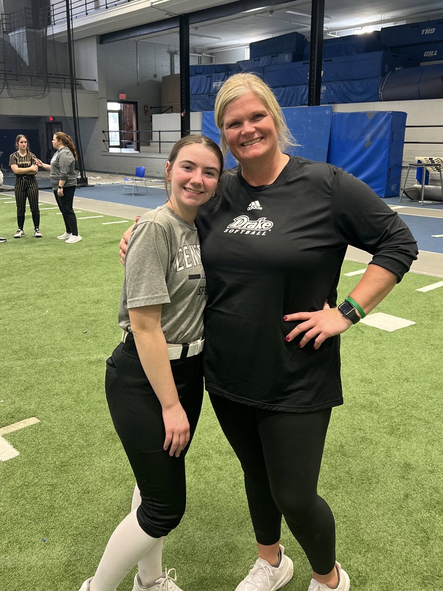 Thank you coach <a href="/DiehlLindsay/">Lindsay Diehl</a> for your camp on Sunday! I enjoyed all the effort you and your team did to make it a fun experience for me! I also appreciate all the things you and Coach DeAngelo taught me and all the support you guys gave me! <a href="/DrakeSoftball/">Drake Softball</a>