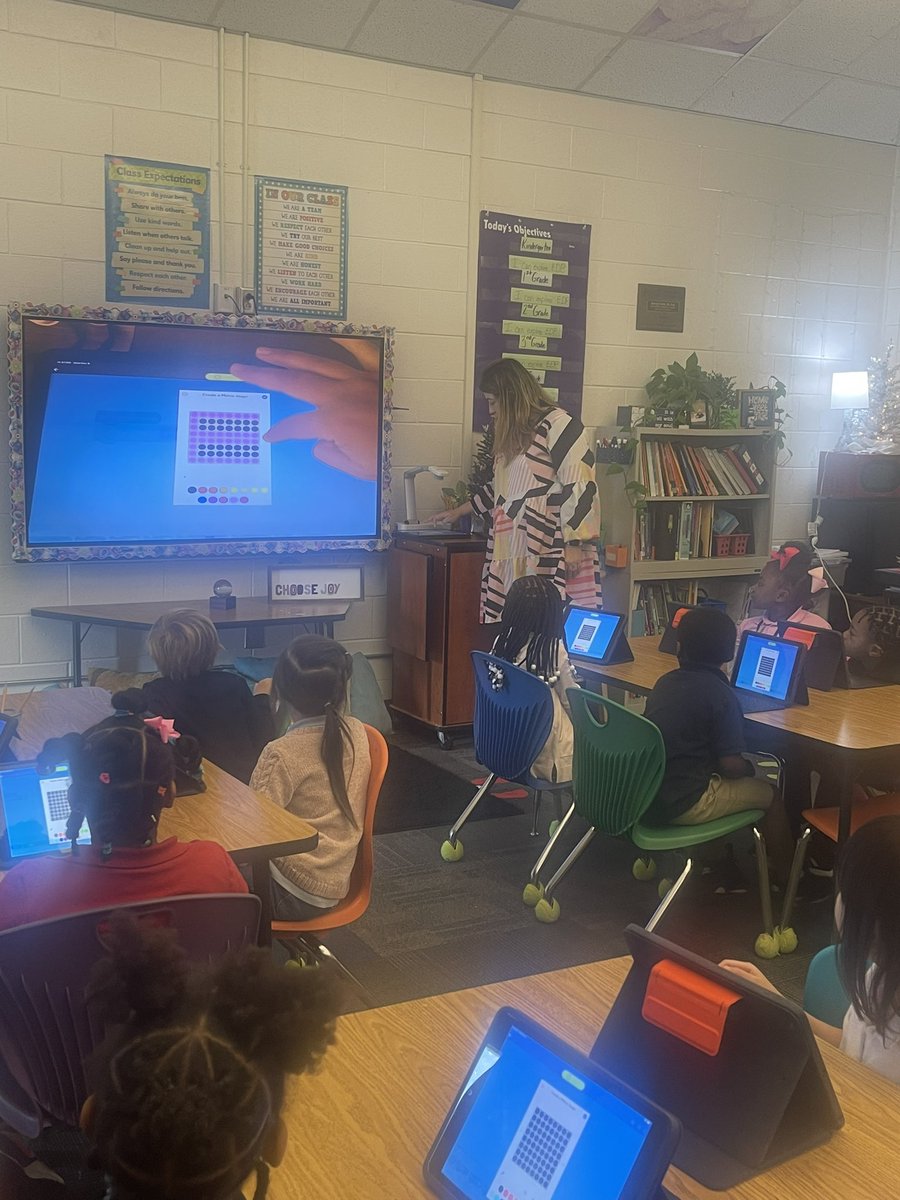 BethanyITC's tweet image. Enjoyed a fantastic day in Ms. Lee’s STEAM classes @SonnyCarterElem! We merged coding with early education, teaching kindergarteners letters through @SpheroEdu. Witnessing these young learners embrace technology is truly inspiring! #STEMEducation #EarlyCoding 🤖📚💡